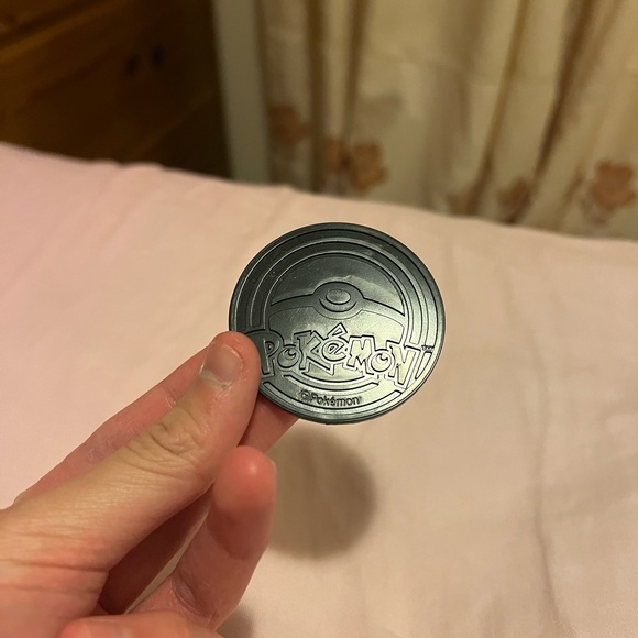 Pokemon Gold Coin - Picture 3 of 4
